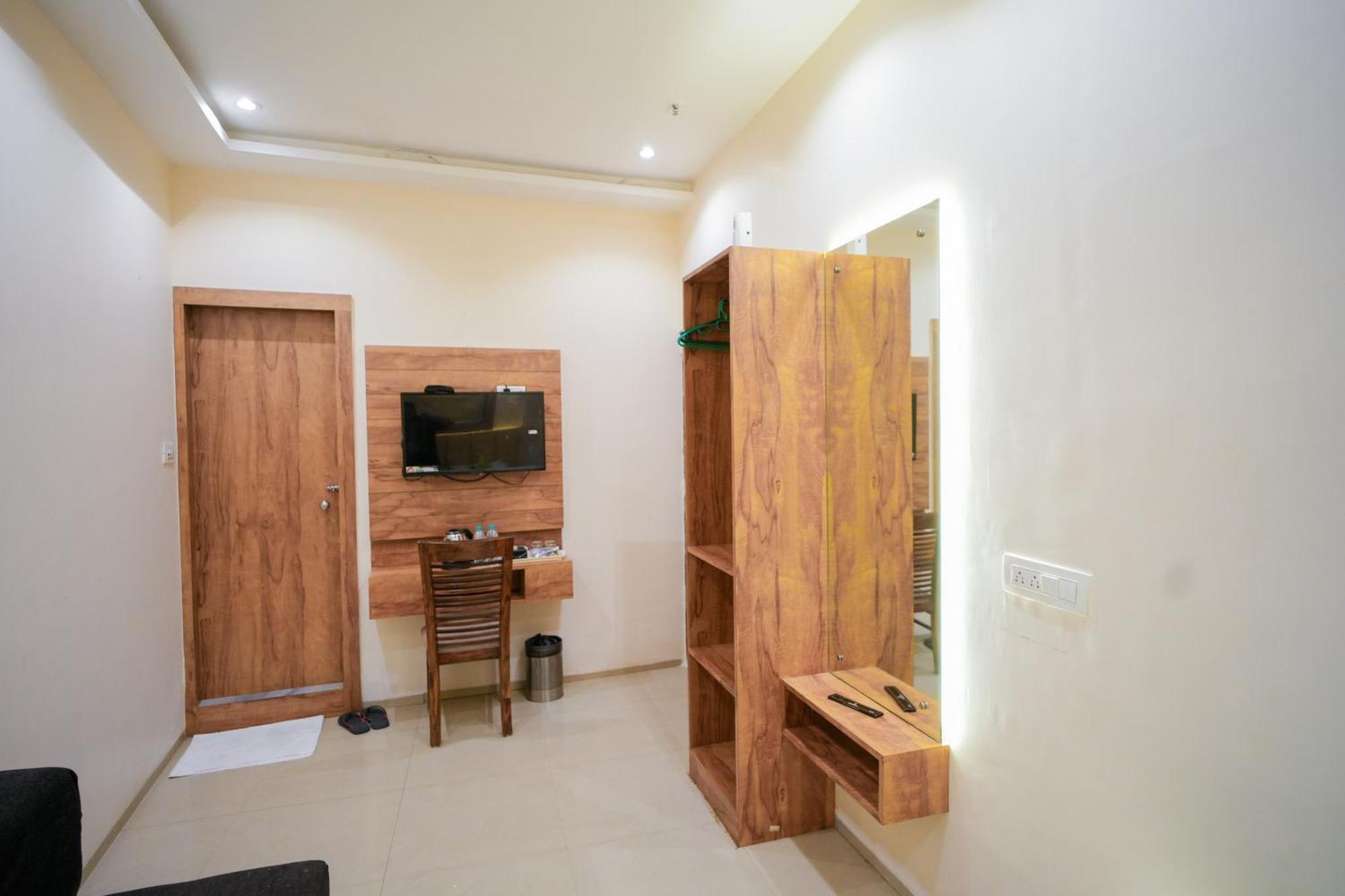 מומביי Hotel Skylink Hospitality Mahalaxmi מראה חיצוני תמונה