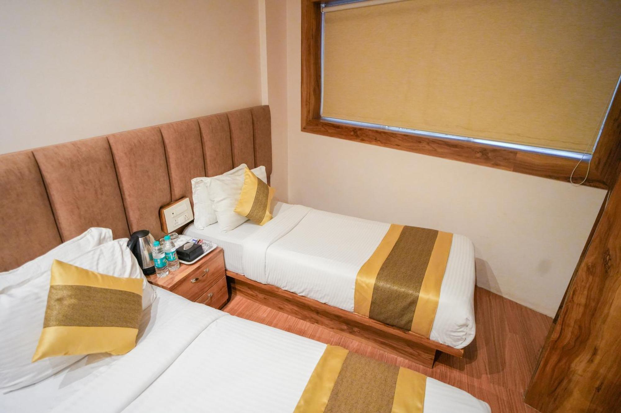 מומביי Hotel Skylink Hospitality Mahalaxmi מראה חיצוני תמונה